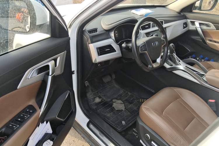 Used Geely Auto Emgrand X7 Sport 2016 1.8TD Automatic ZhiZun Version Interior 3