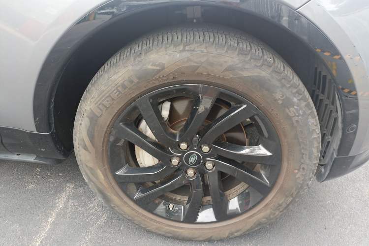 Used Land Rover Discovery 2020 3.0 SC V6 30th Anniversary Special Edition Right Front Wheel Hub