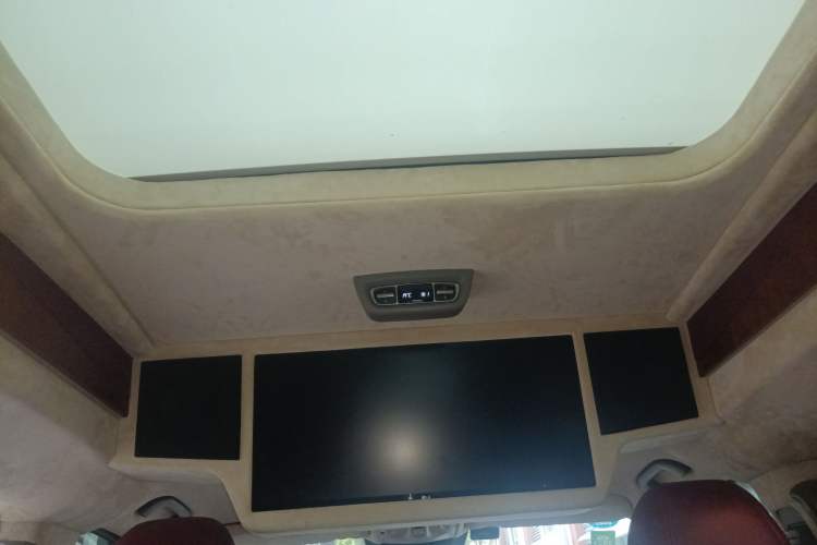 Used Mercedes-Benz V-Class 2018 V 260 L Prestige Extended Version China VI Headliner