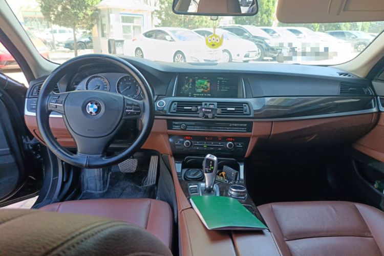 Used BMW 5 Series 2014 530Li Leading Model Center Console