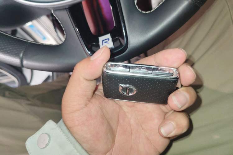 Used Volvo XC60 New Energy 2019 T8 E-Drive Hybrid Intelligent Luxury Sport Edition China V Standard
