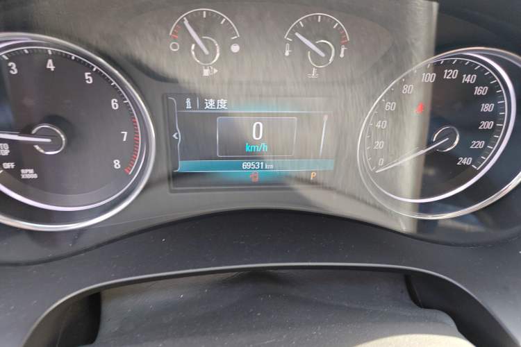 Used Buick LaCrosse 2016 20T Elite Edition Odometer Close Up