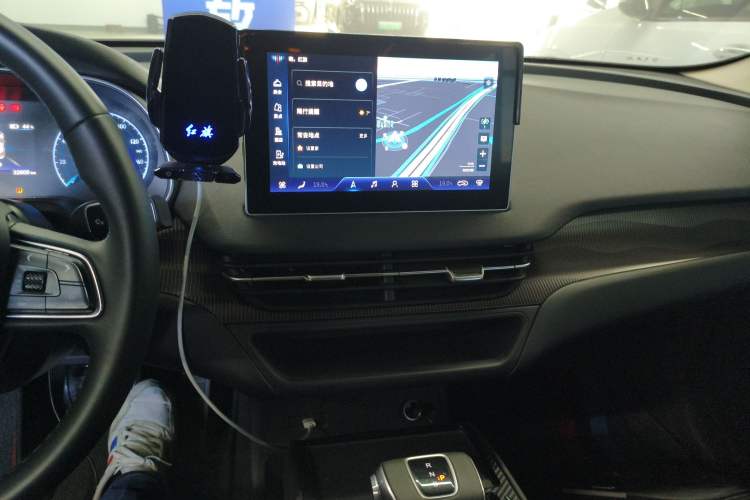 Used Hongqi E-QM5 2022 431 km Charge & Enjoy Edition Audio And AC Panel