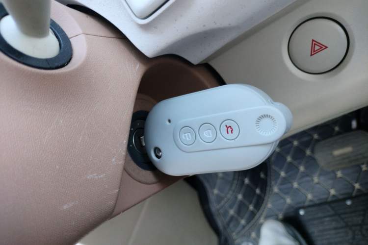 Used Wuling Hongguang MINIEV 2024 3rd Generation 215km Advanced Version Vehicle Key