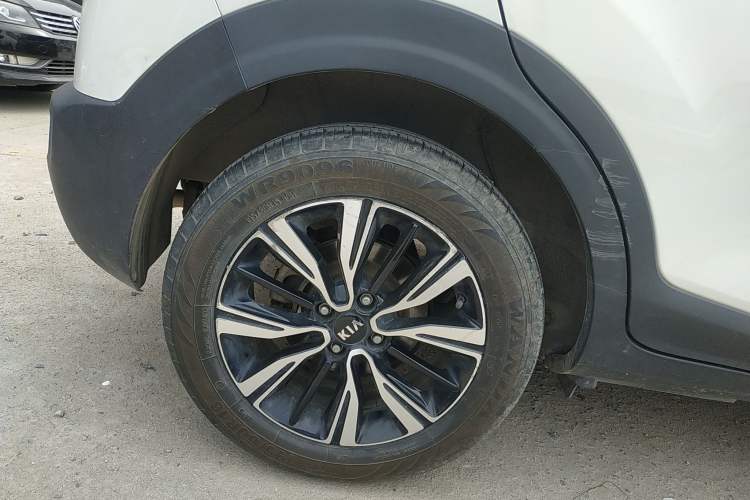 Used Kia kx1 Stonic 2019 1.4L Automatic Fun Edition China VI Exterior 5