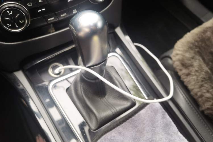 Used Peugeot 508 2015 1.6THP Automatic Zhiiyi Edition Gear Lever