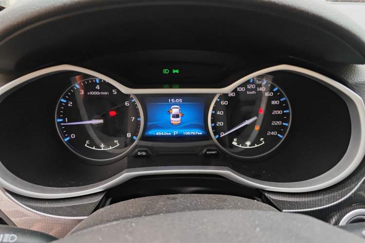 Used Geely Auto Emgrand 2017 Sedan Million Edition 1.5L CVT Upward Connectivity Version Instrument Cluster