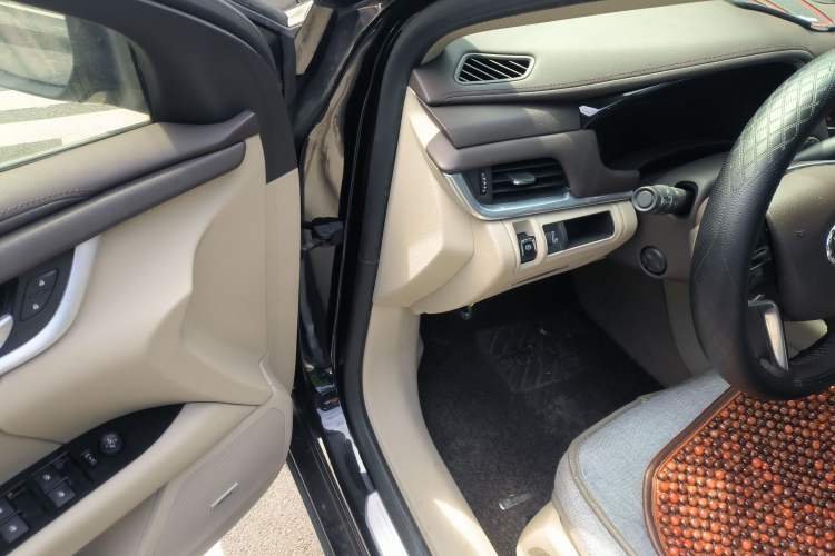 Used Cadillac XTS 2014 28T Comfort Version
