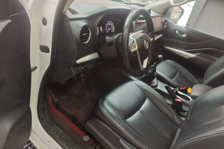 Used Dongfeng Ruichi 6 2023 2.3T Manual 4x4 Diesel Standard Version
