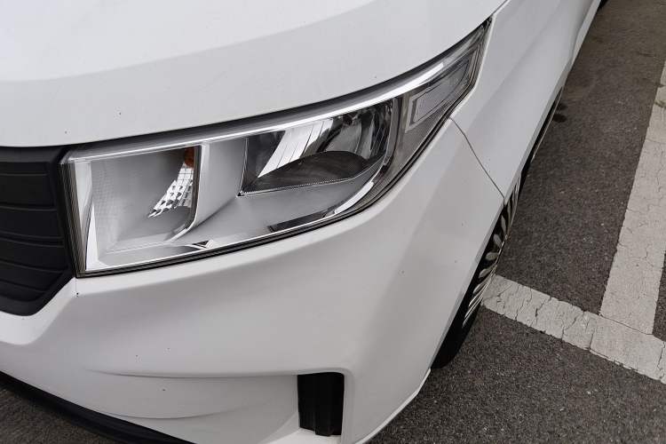 Used Wuling Hongguang PLUS 2019 1.5T Manual Standard Edition 5 Seats
