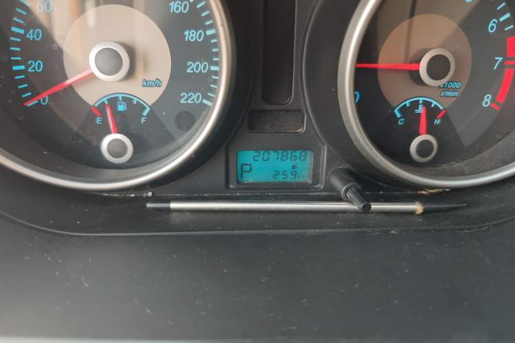 Used Buick Excelle 2013 1.5L Automatic Classic Model
