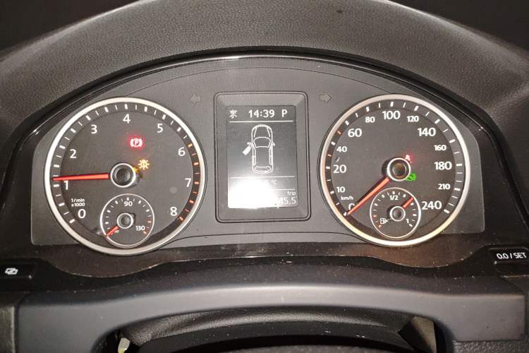 Used Volkswagen Tiguan 2012 2.0 TSI Automatic All-Wheel Drive Flagship Edition Instrument Cluster