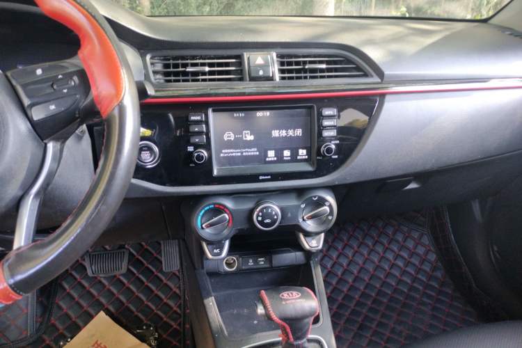 Used Kia KX Cross 2017 1.4L AT GLS
