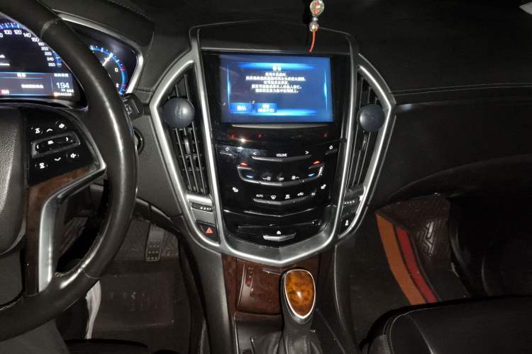 Used Cadillac SRX 2015 3.0L Luxury Model
