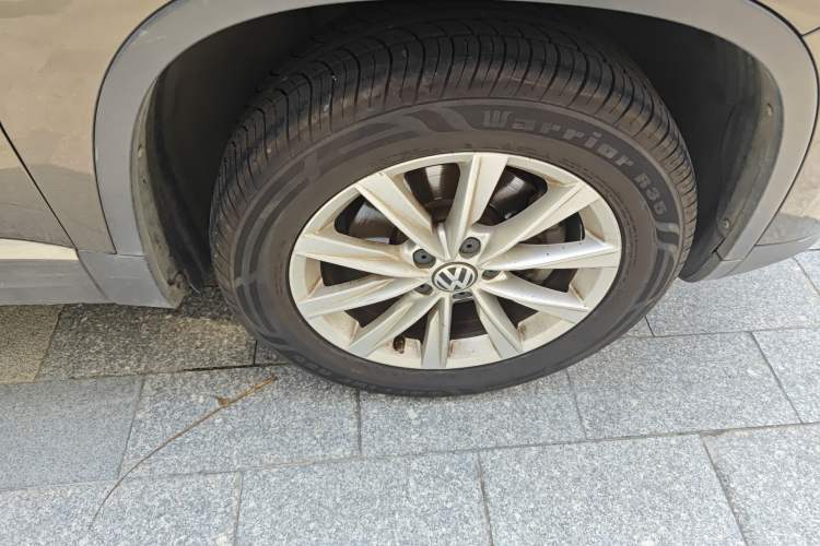 Used Volkswagen Tiguan 2016 280TSI Automatic Two-Wheel Drive Silk Road Comfort Edition
