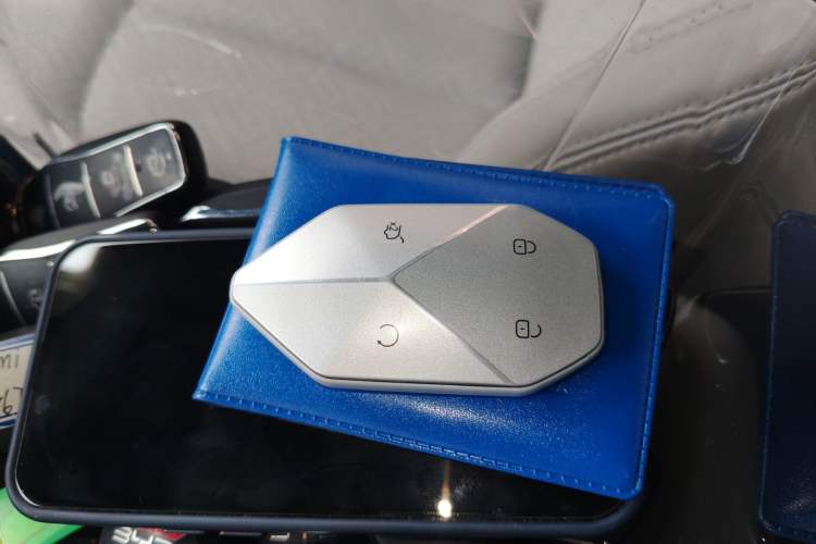 Used Formula Leopard Titanium 3 2025 501KM All-Wheel Drive Intelligent Driving Ultra Version