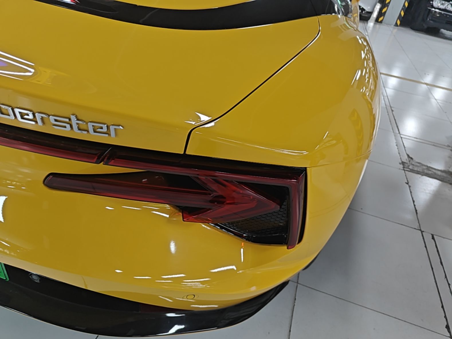 MG Cyberster 2024 520 km Legendary All-Wheel-Drive Version — снимка 9