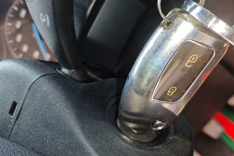 Used JMC Fushun 2022 2.0T Manual Multi-Function Passenger Vehicle Short Wheelbase Mid-Height Roof 6-Seater
