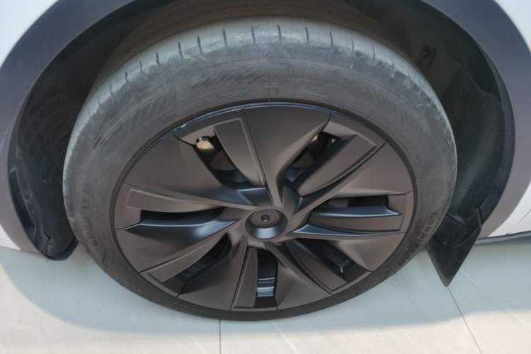 Used Tesla Model Y 2024 Rear-Wheel-Drive Version
