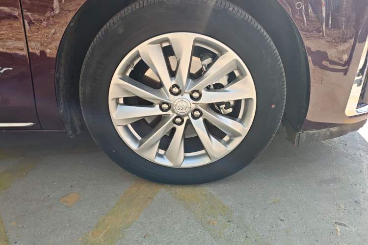 Used Buick GL8 2023 Avenir Aivia Six-Seat Deluxe Edition Right Front Wheel Hub