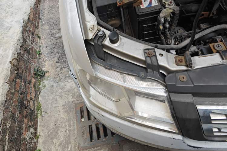 Used CHANGAN KAICHENG Shenqi F30 2018 1.5L Comfort Plus Long Wheelbase DAM15L Right Front Headlight