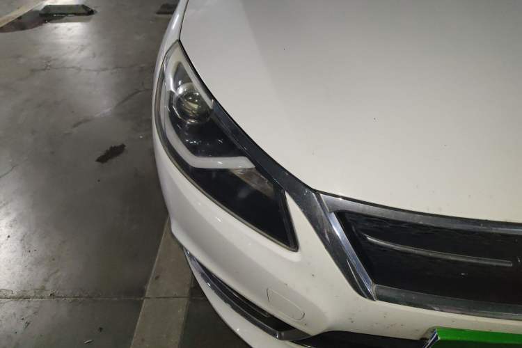 Used Chery Arrizo 7 2016 1.6L CVT ZhiXiang Edition Right Front Headlight