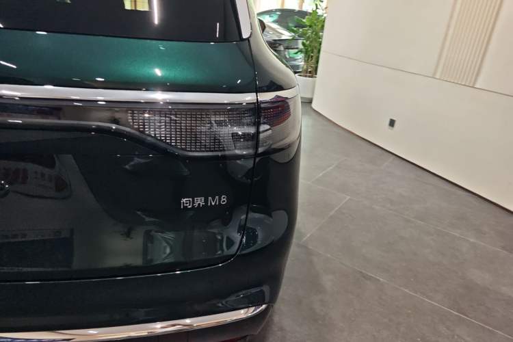 Used Hima AITO M8 2025 Extended-Range Max+ Version 53.4 kWh 5-Seater Edition Exterior 3