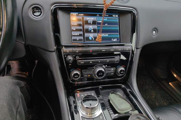 Used Jaguar XJ 2014 XJL 2.0T Two-Wheel-Drive Elegant Business Edition