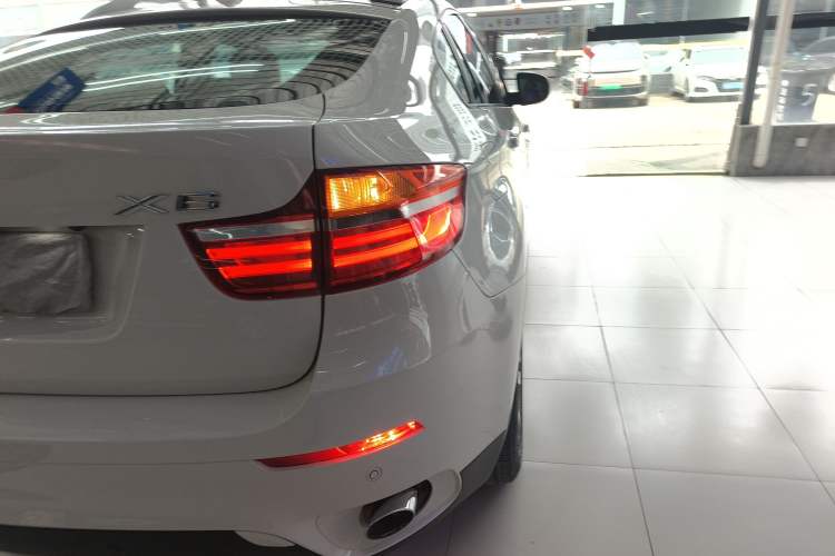 Used BMW X6 2014 xDrive35i Sport model Right Rear Taillight