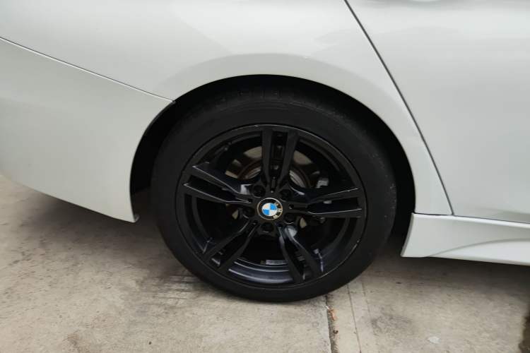 Used BMW 3 Series 2019 320i M Sport Night Edition Right Rear Wheel Hub