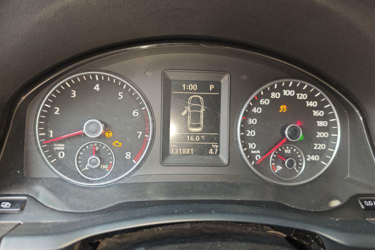 Used Volkswagen Sagitar 2010 1.8TSI Automatic Champion Edition Instrument Cluster