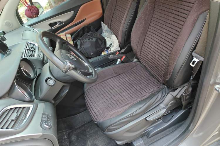 Used Buick Encore 2014 1.4T Automatic Two-Wheel Drive Urban Elite Model Left Front Seat