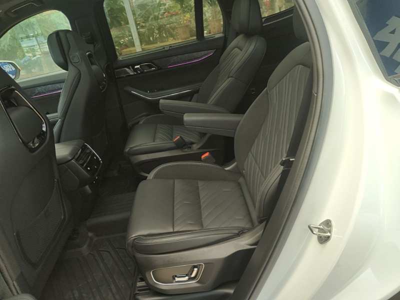 Used Lynk & Co 09 2021 2.0T Halo Six-Seater — 16
