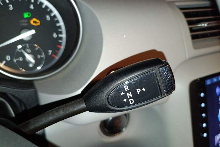 Used Mercedes-Benz R-Class 2010 R 350 L 4MATIC