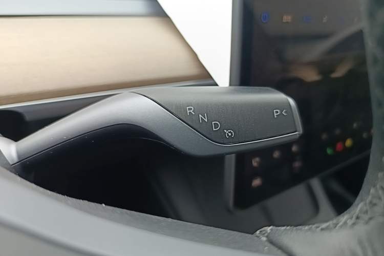 Used Tesla Model Y 2022 Long-Range All-Wheel-Drive Version
