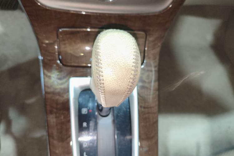 Used Nissan Sylphy 2012 1.8XL CVT Luxury Edition Gear Lever