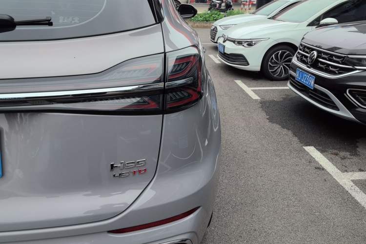 Used Hongqi HS5 2023 2.0T Four-Wheel Drive Flagship Pro Edition Right Rear Taillight