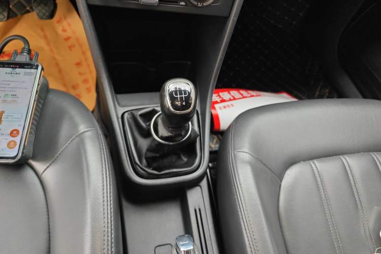 Used Skoda Rapid 2018 1.6L Manual Standard Edition Gear Lever