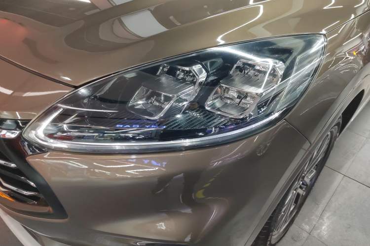 Used Ford Escape 2020 EcoBoost 245 Four-Wheel Drive Luxury Edition