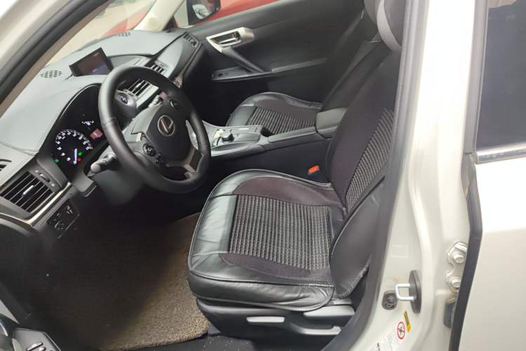 Used Lexus CT 2014 CT200h Comfort Edition Monochrome Left Front Seat