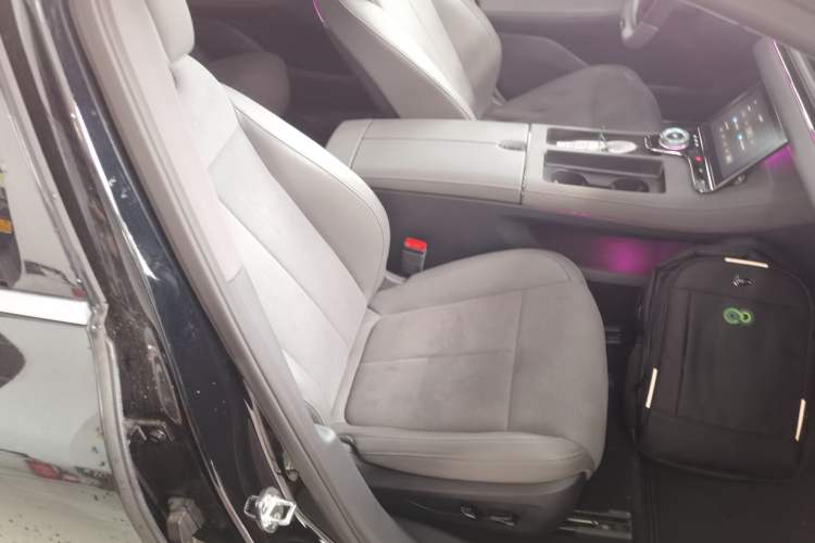 Used VOYAH PASSION 2024 PHEV Four-Wheel Drive Ultra-Long Range Flagship Model
