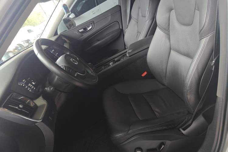 Used Volvo XC60 2019 T5 4x4 Smart Edition China V Standard