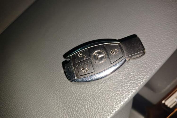 Used Mercedes-Benz E-Class 2015 E 200 L
