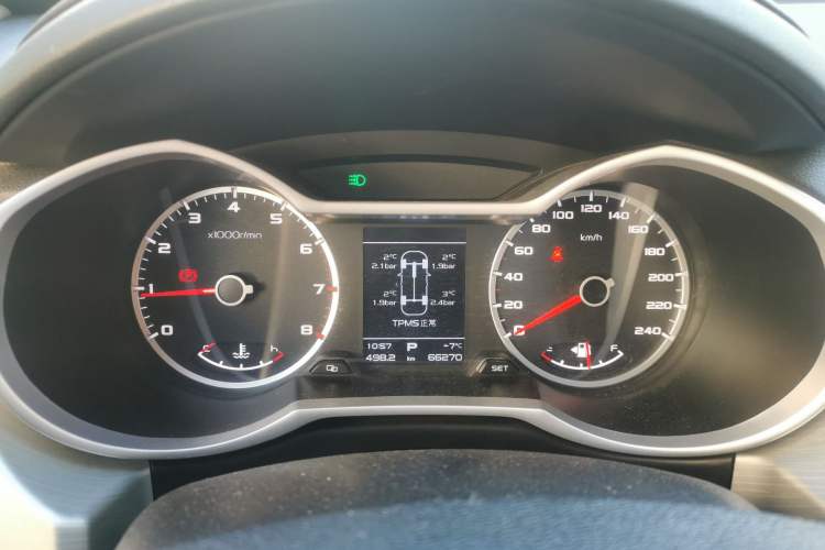 Used Geely Auto Emgrand X7 Sport 2018 1.8TD Automatic Two-Wheel Drive Zhiya Model