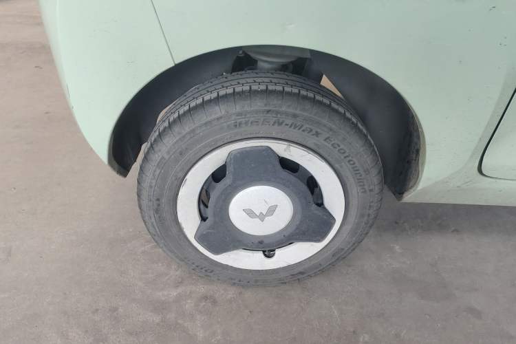 Used Wuling Hongguang MINIEV 2022 Macaron Premium Model – Lithium Iron Phosphate Right Rear Wheel Hub