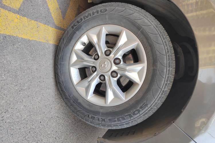 Used SAIC MAXUS G10 2015 2.0T Automatic Anniversary Edition