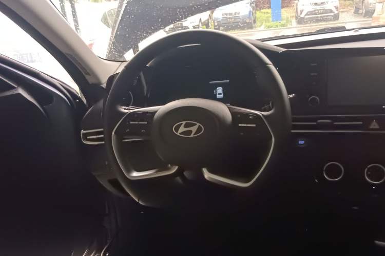 Used Hyundai Elantra 2023 1.5L CVT GLX Elite Edition Steering Wheel