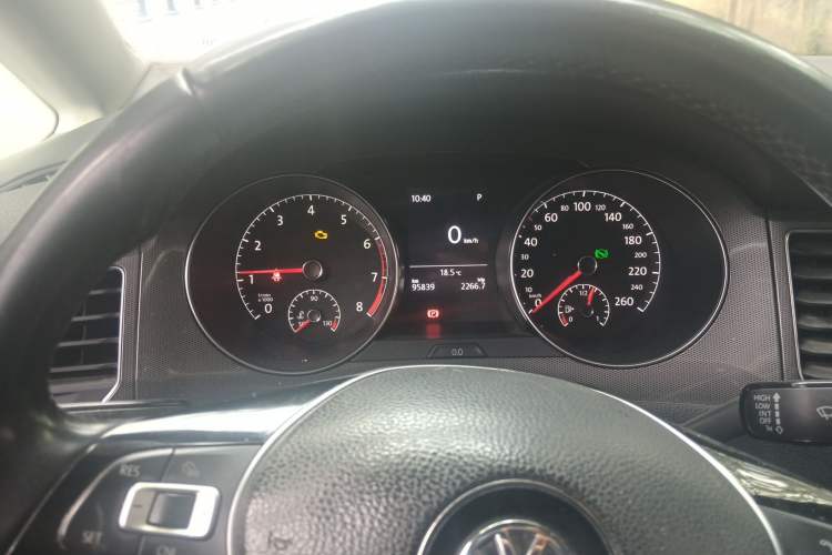 Used Volkswagen Golf Sportsvan 2018 230TSI Automatic Trend Edition Instrument Cluster