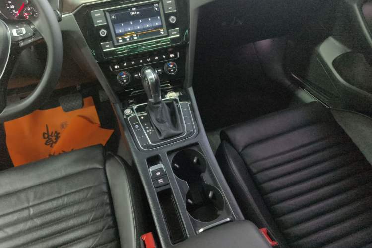 Used Volkswagen Magotan 2018 Facelift 330TSI DSG Luxury Model