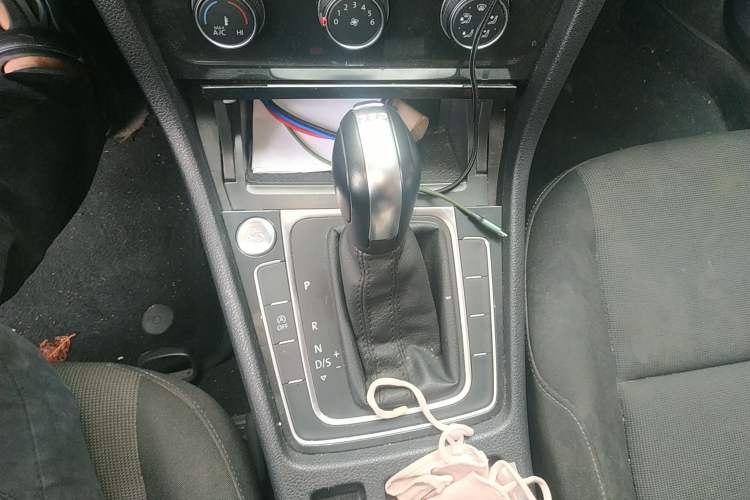 Used Volkswagen Golf 2020 Zhiai Edition 200TSI DSG Comfortable & Ambitious Version
